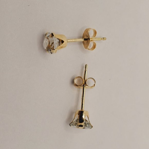 14K Yellow Gold Aquamarine (0.4ct) Stud Earrings - Picture 5 of 5